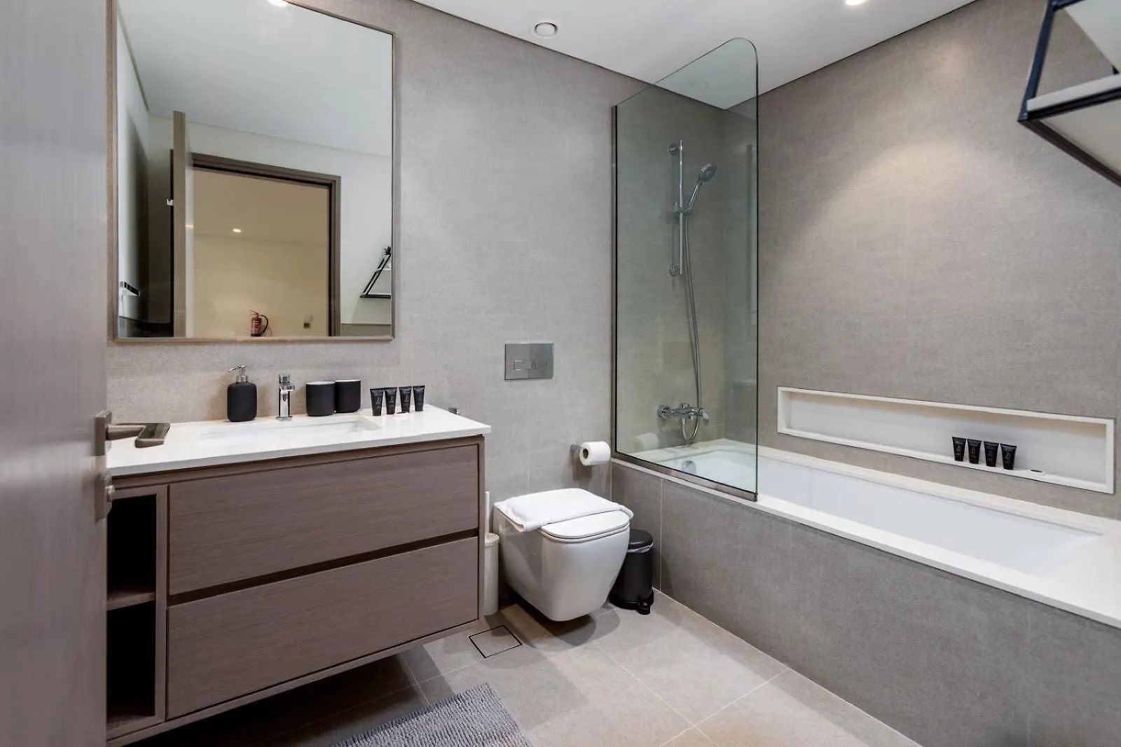 Brand New 1Br Apt In Grande Residence, Downtown Dubai - Allsopp & Allsopp 0*,  United Arab Emirates