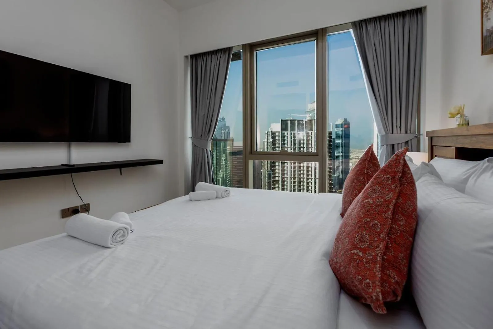 Brand New 1Br Apt In Grande Residence, Downtown Dubai - Allsopp & Allsopp